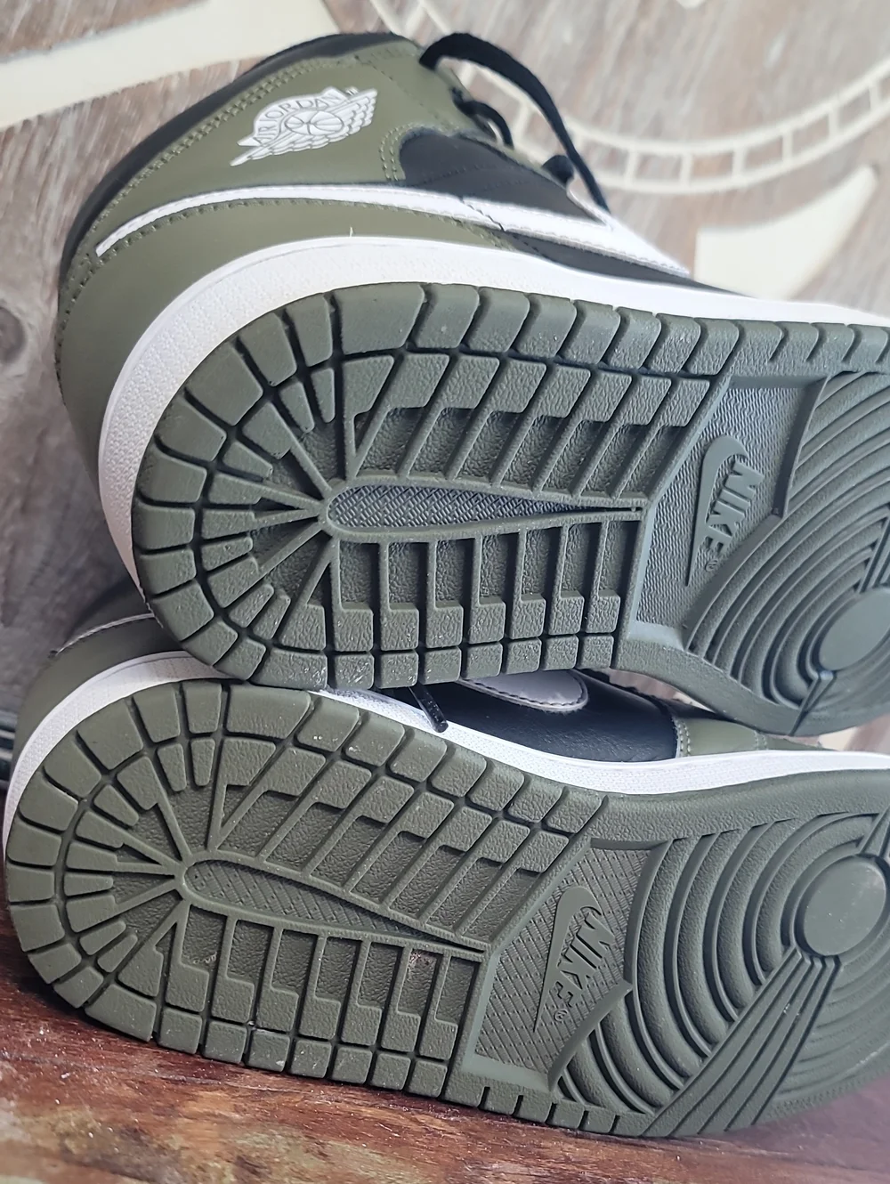 Nike Air Jordan 1 Mid 